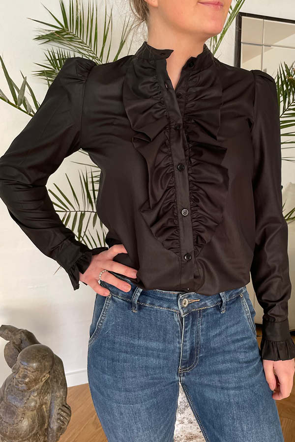 Design by Laerke sort Anne Ruffle langærmet skjorte med flæser