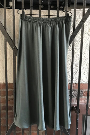 Design by Laerke army grøn nederdel med elastik i taljen og vidde
