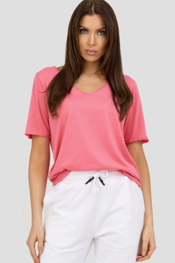 Cotton Candy pink Nivia T-shirt med V-hals. Med korte ærmer