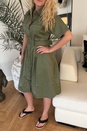 Guess army grøn retro kjole med knapper og bælte