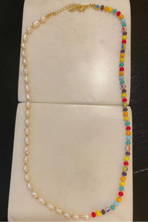 Dropps by Szhierley Breaded perle halskæde med ferskvandsperler og farvede glasperler