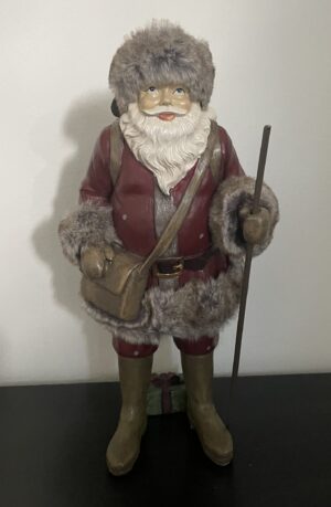 Julemand med taske og stav. Julefigur på H: 29 cm