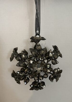 Metal blomster julekugle D: 8 cm